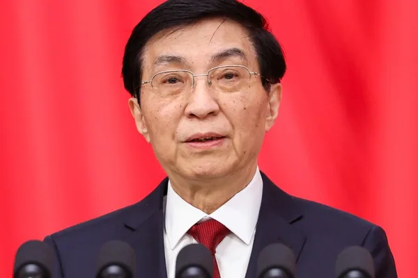 中国排名第四的官员王沪宁将访问朝鲜，两国关系日益密切