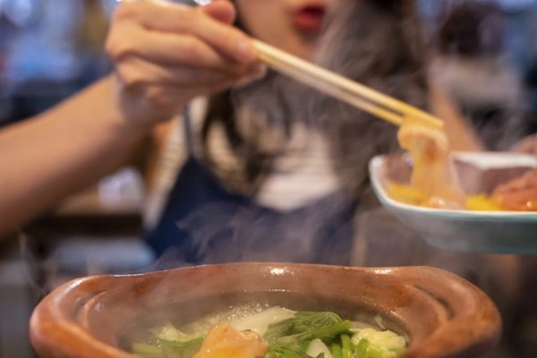 女子吃火锅太快致喉咙溃烂8厘米