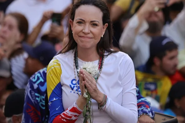 Venezuela earthquake response sparks political fallout as opposition leader demands return