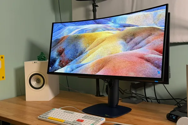 Alienware launches new 34-inch QD-OLED gaming monitor with Samsung panel