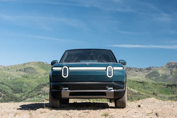Rivian 推出 R2 SUV，价格更低，双电机性能