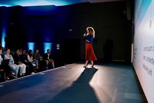 AI Partners Must Offer Transparency and Clear Value, Experts Advise