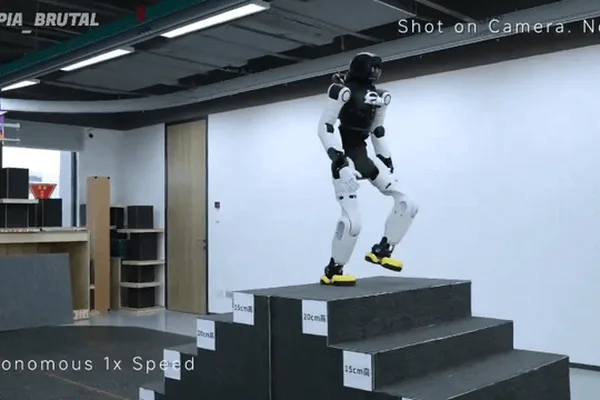 AGIBOT's X2 Humanoid Robot Masters Irregular Stairs