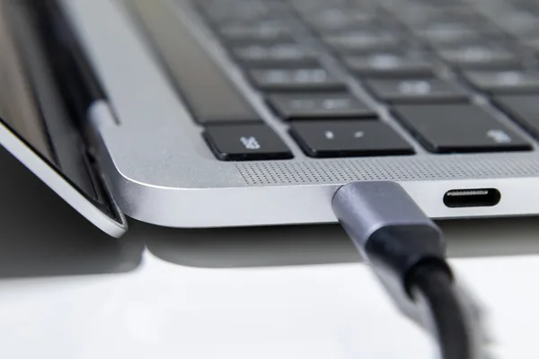 USB-C confusion: Connector hides varying speeds and specs