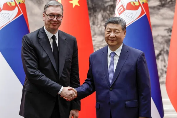 塞尔维亚与中国签署人工智能与科技协议，深化“钢铁友谊”