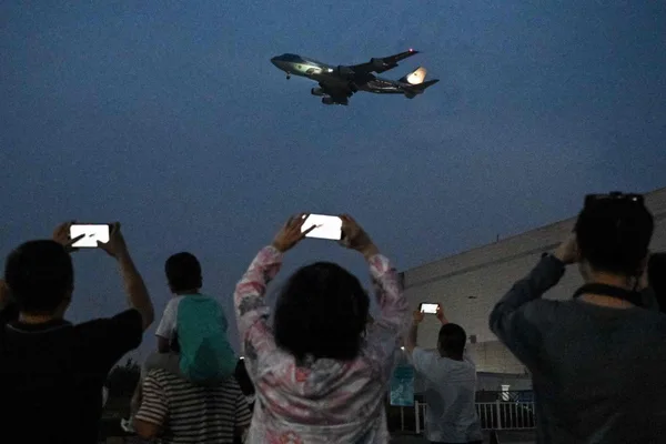 Trump's Air Force One sparks fascination in China