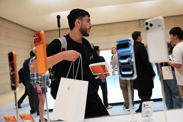 Apple 发布 iOS 27 Beta 2，增强了 Siri AI 功能