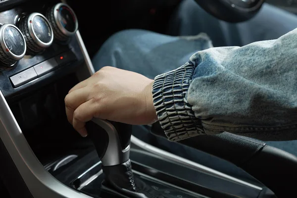 Nintendo Brain Training Professor: Manual Cars Boost Brain Health