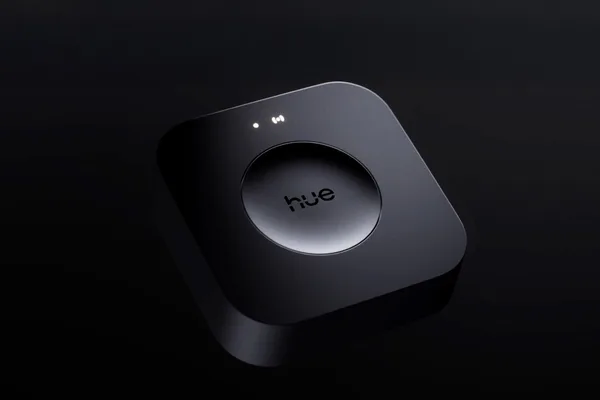 使用 Fable 5 构建的 AI 应用功能；飞利浦更换瘫痪的智能中心