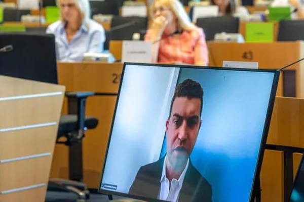 欧盟官员对 Anthropic 派初级员工出席听证会感到恼火