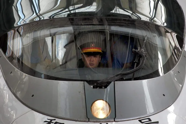 Shanghai-Beijing high-speed rail link launched in 2011