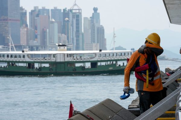 香港录得今年以来最热的一天，气温高达34.6摄氏度