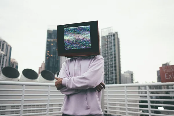 Claude AI helps build a $10k/month content engine, but reality bites