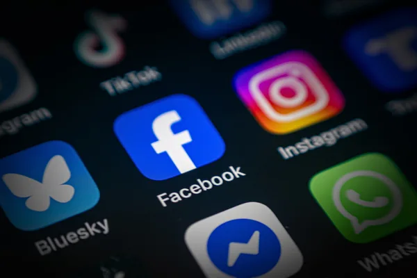 Meta 的 Facebook、Instagram 和 WhatsApp 服务遭遇大范围中断