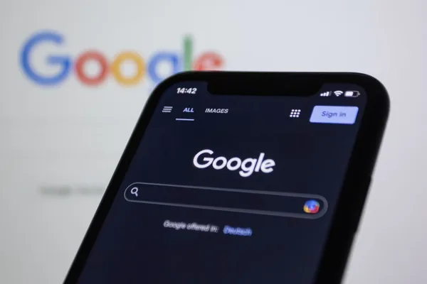 Google now uses uploaded search media for AI training
