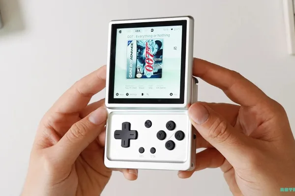 ANBERNIC launches RG Rotate retro handheld gaming device