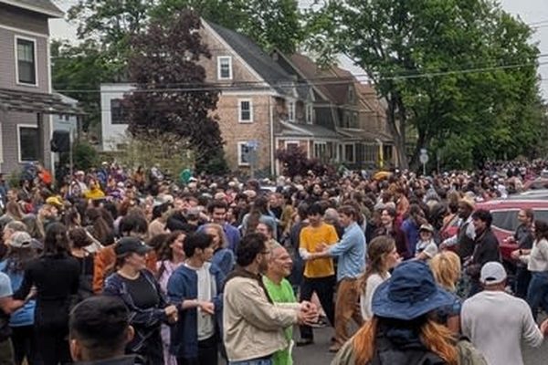 Contra dancers brave rain for Somerville Porchfest 2026