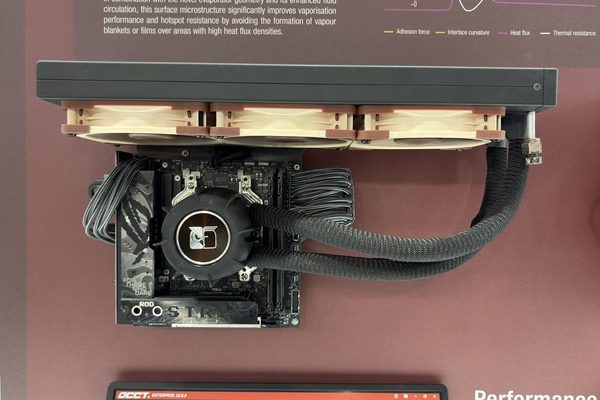 Noctua 的无泵液冷散热器性能媲美一体式水冷