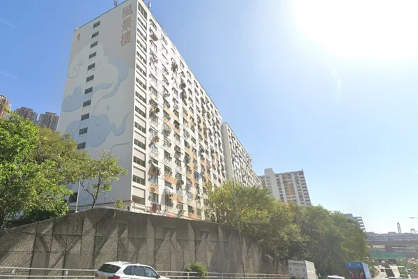 香港一男子被发现于住所内上吊后伤重不治；其妻亦已死亡