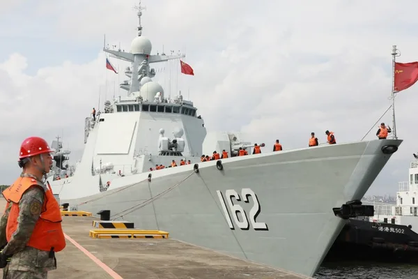 两艘解放军海军舰艇将访问香港进行为期五天的停靠