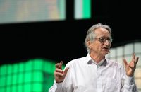 Geoffrey Hinton said machine learning would outperform radiologists by now