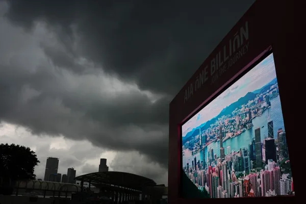 Hong Kong Observatory Issues Amber Rainstorm Warning Amid Heavy Showers