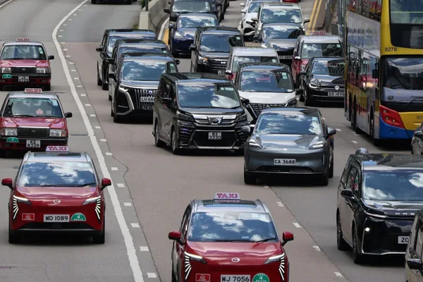 Hong Kong plans ride-hailing permits amid industry concerns