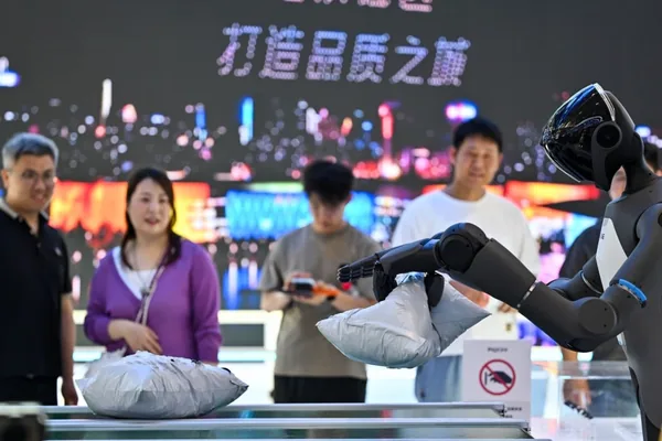 呼吁中国与英国在人工智能安全与伦理方面进行合作