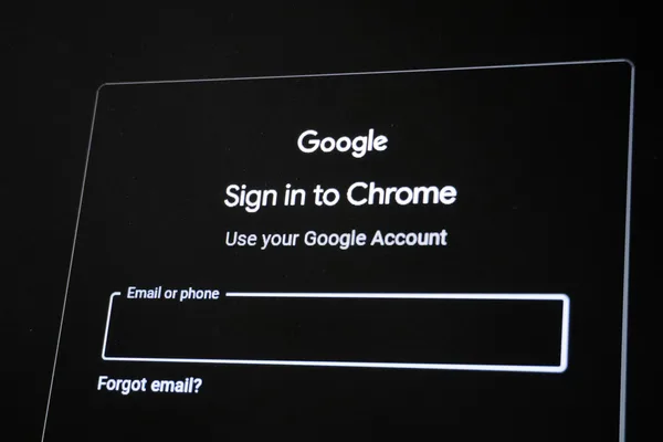 Google Chrome silently downloads 4GB AI model without user consent, sparking privacy concerns