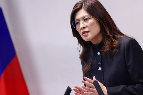台湾反对派领导人访华期间寻求美中和平
