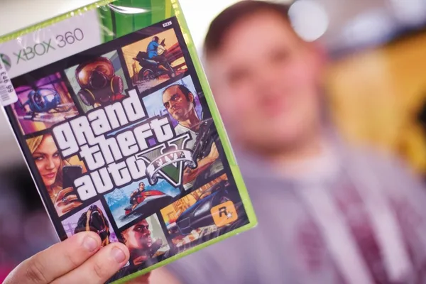 Young men face high sextortion rates; UK group criticizes PlayStation's disc phase-out