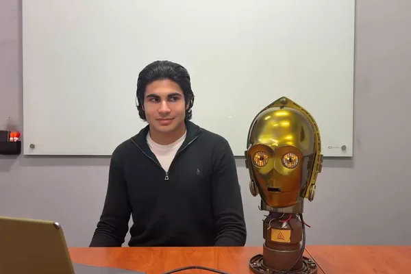 Maker builds interactive C-3PO head using AI and Raspberry Pi