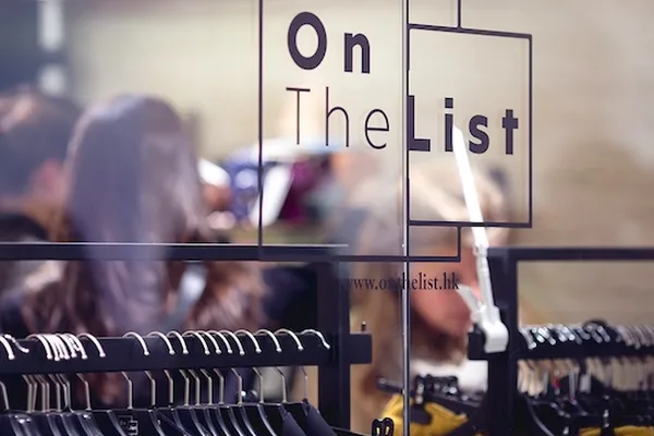 Luxury flash sale platforms gain traction in China by selling discounted inventory