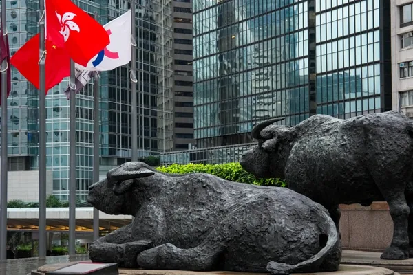 Hong Kong expands investment options for mainland Chinese investors