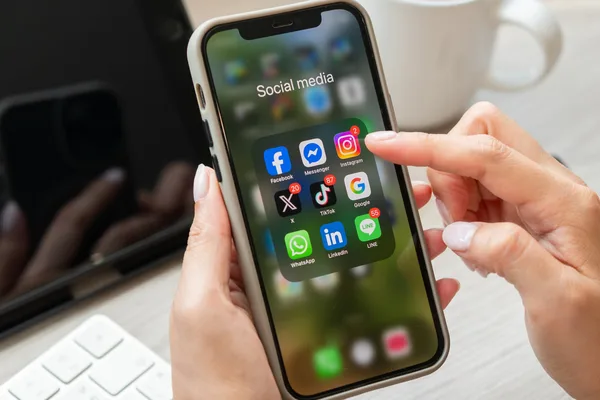 Instagram 为所有用户启用个人资料网格重新排列功能