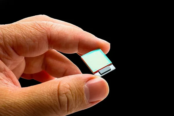 Startups leverage optical metamaterials to boost AI data center performance
