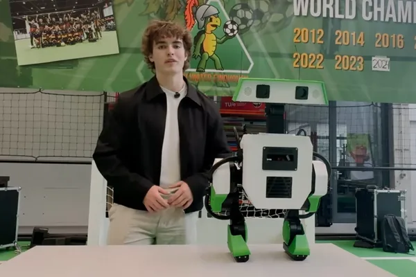 DIY Star Wars BDX droid learns to walk via reinforcement learning