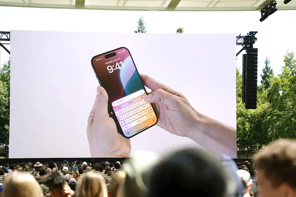 苹果通过Gemini AI和新专用应用彻底改革Siri