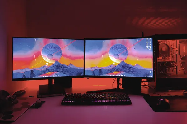 Dual vs. Single Monitor Setups: Optimizing Productivity for Home Offices