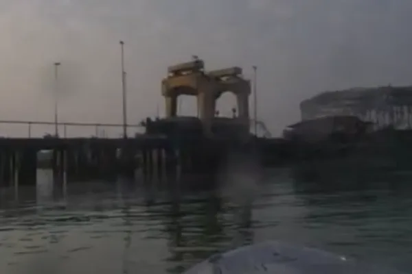 美军首次在实战中部署爆炸无人艇
