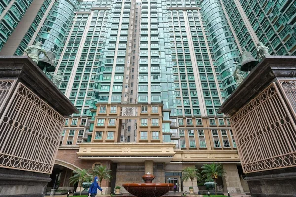 Hong Kong reports first rat hepatitis E case; residents clean estate