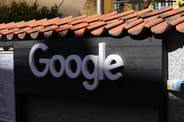 用户放弃Google搜索转向AI替代品，从Perplexity切换到Mistral
