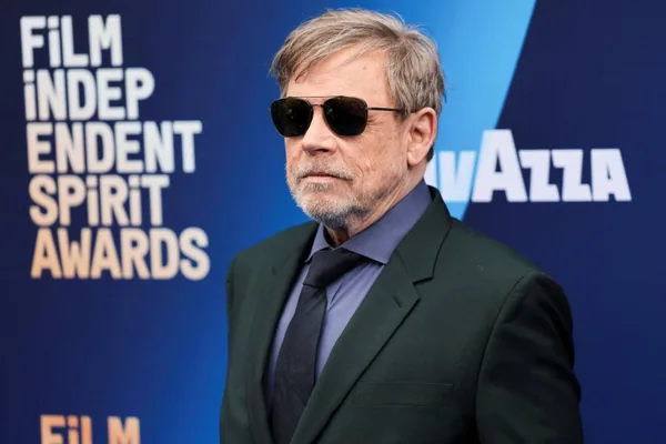 White House calls Mark Hamill 'sick' over AI image of Trump in grave