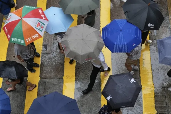 Hong Kong Observatory issues amber rainstorm warning for heavy rain