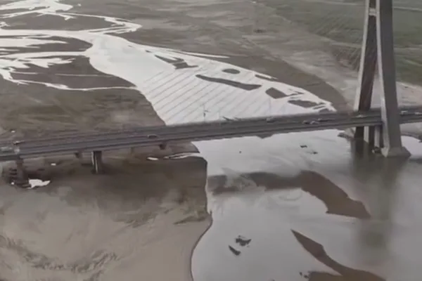 Xinjiang's arid infrastructure faces flood risk from record rains