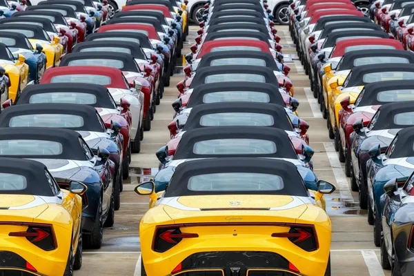 Banks hike Chinese EV export forecasts amid global expansion