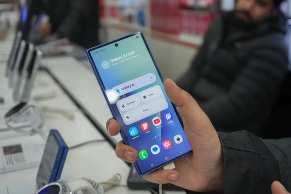 三星 Galaxy Z Fold 8 系列泄露信息揭示设计分化