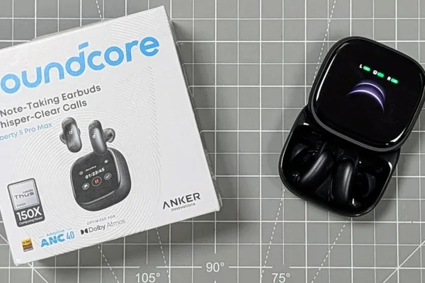 Anker发布Liberty 5 Pro耳机，搭载定制AI芯片