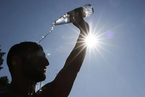 Earth at Farthest Point from Sun, Yet Northern Hemisphere Swelters