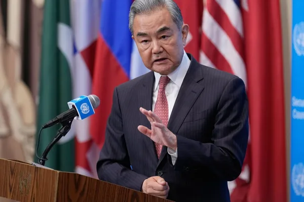 中国王毅倡导联合国多边主义，批评美国政策